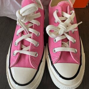 Converse All Star Chuck Taylor NIB 5.5 women’s Pink